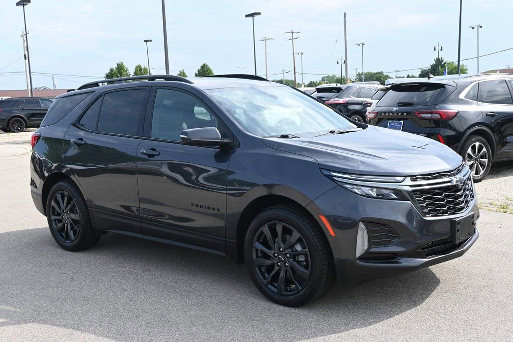 Used 2022 Chevrolet Equinox RS w/ Infotainment Package image 7