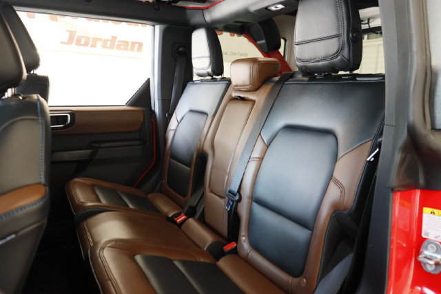 Certified 2024 Ford Bronco Outer Banks w/ Sasquatch Package AWD/4WD image 32