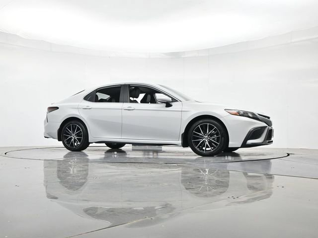 Used 2024 Toyota Camry SE w/ Convenience Package FWD image 32