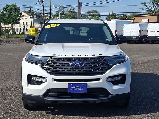 Certified 2023 Ford Explorer XLT w/ Equipment Group 202A AWD/4WD image 2
