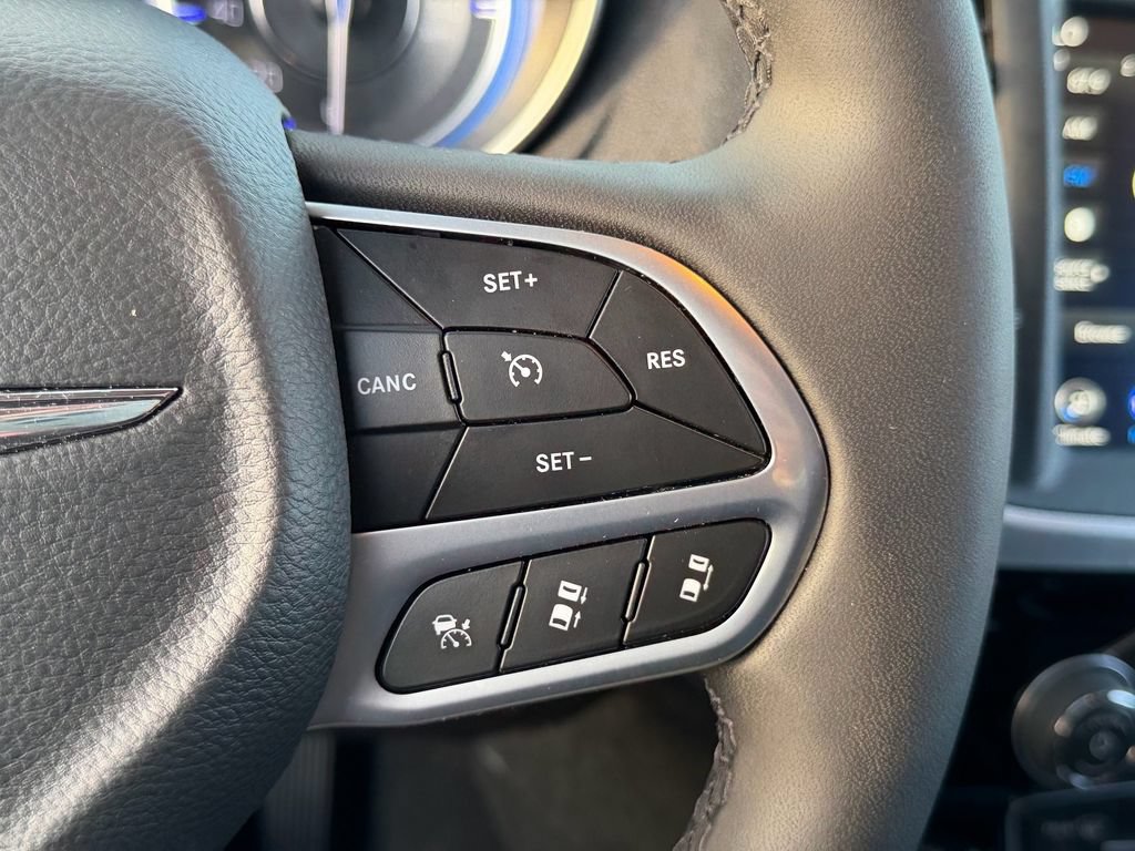 Used 2023 Chrysler 300 Touring w/ Safetytec Plus Group RWD image 22