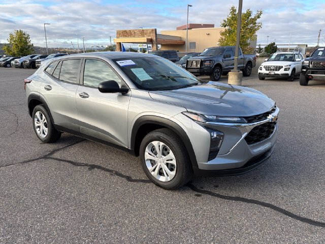 Used 2026 Chevrolet Trax LS FWD image 7