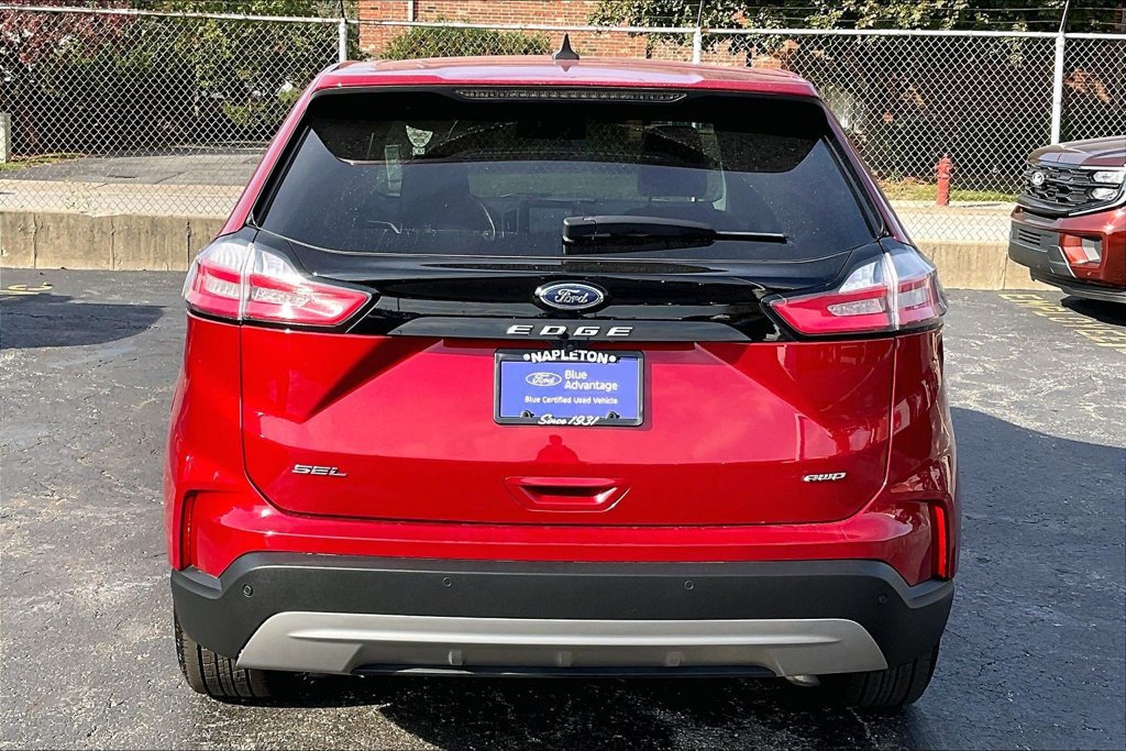 Certified 2024 Ford Edge SEL AWD/4WD image 3