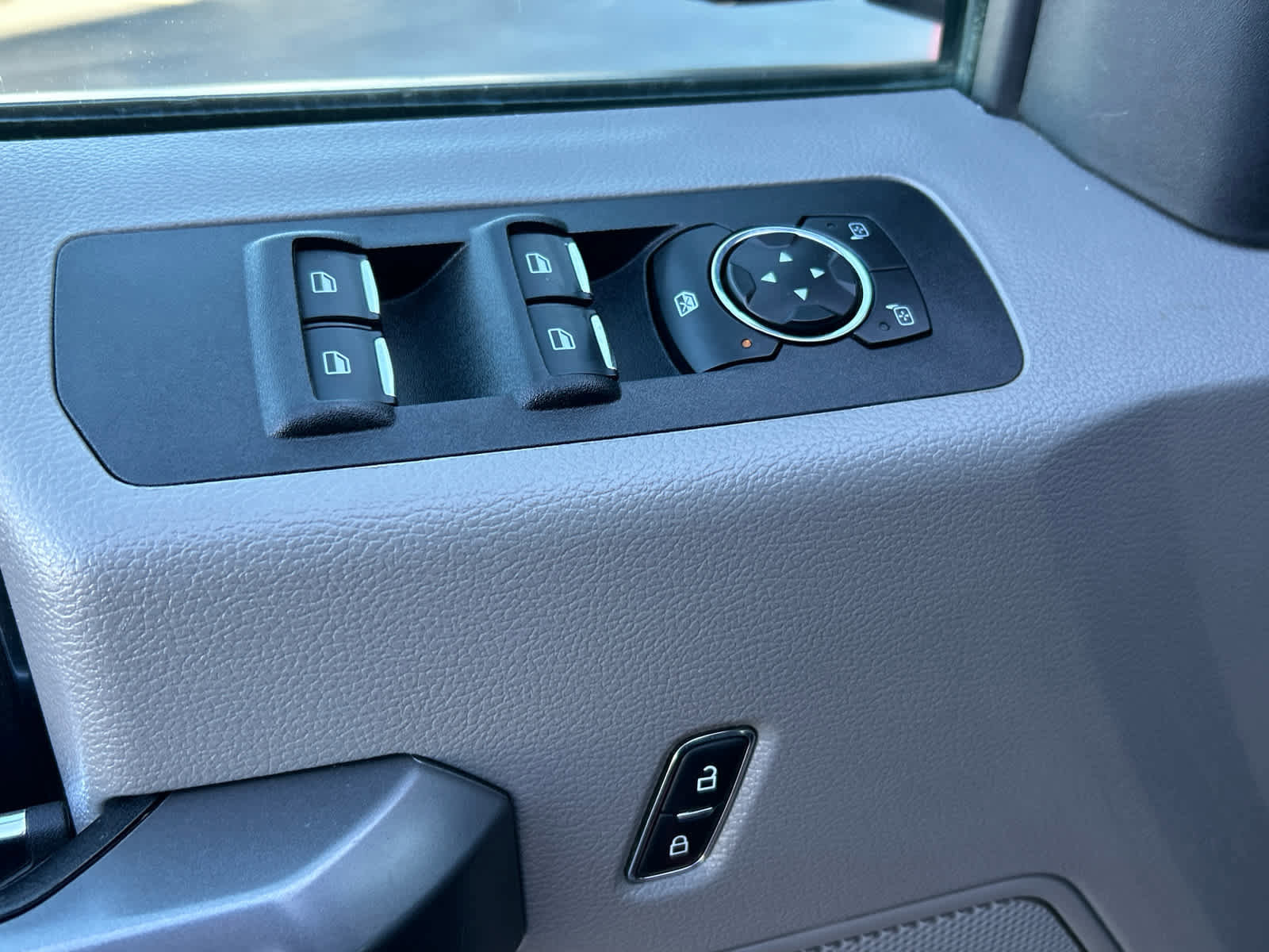 Certified 2020 Ford F150 XLT image 27