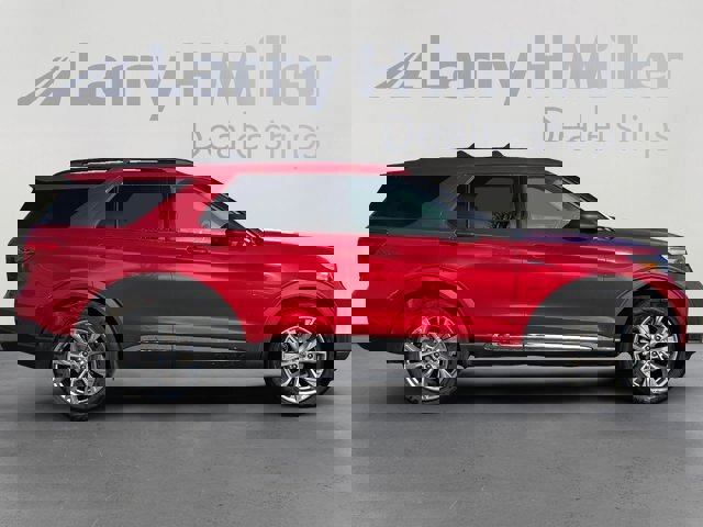 Certified 2021 Ford Explorer XLT w/ Equipment Group 202A image 6