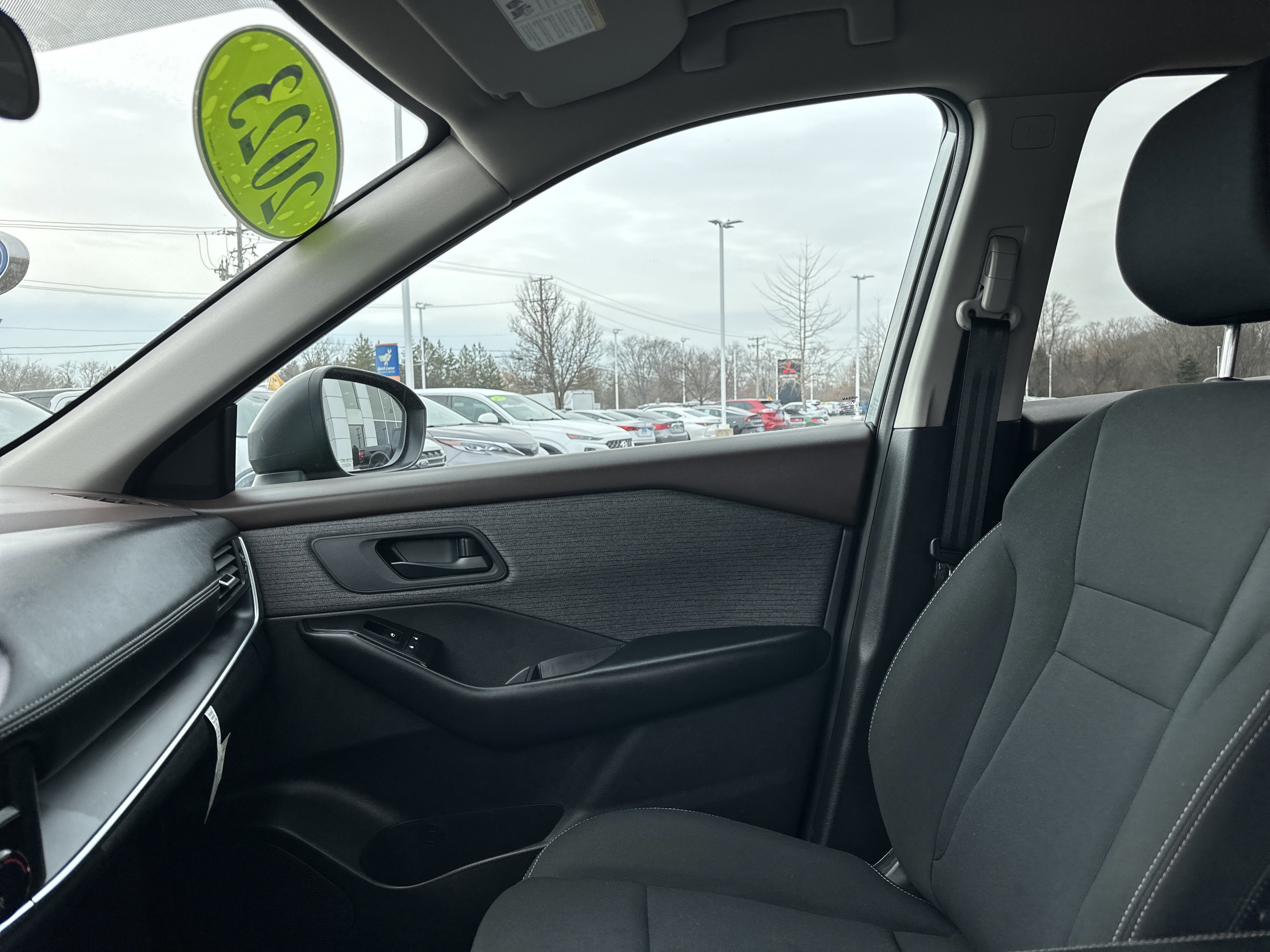 Used 2023 Nissan Rogue S image 24