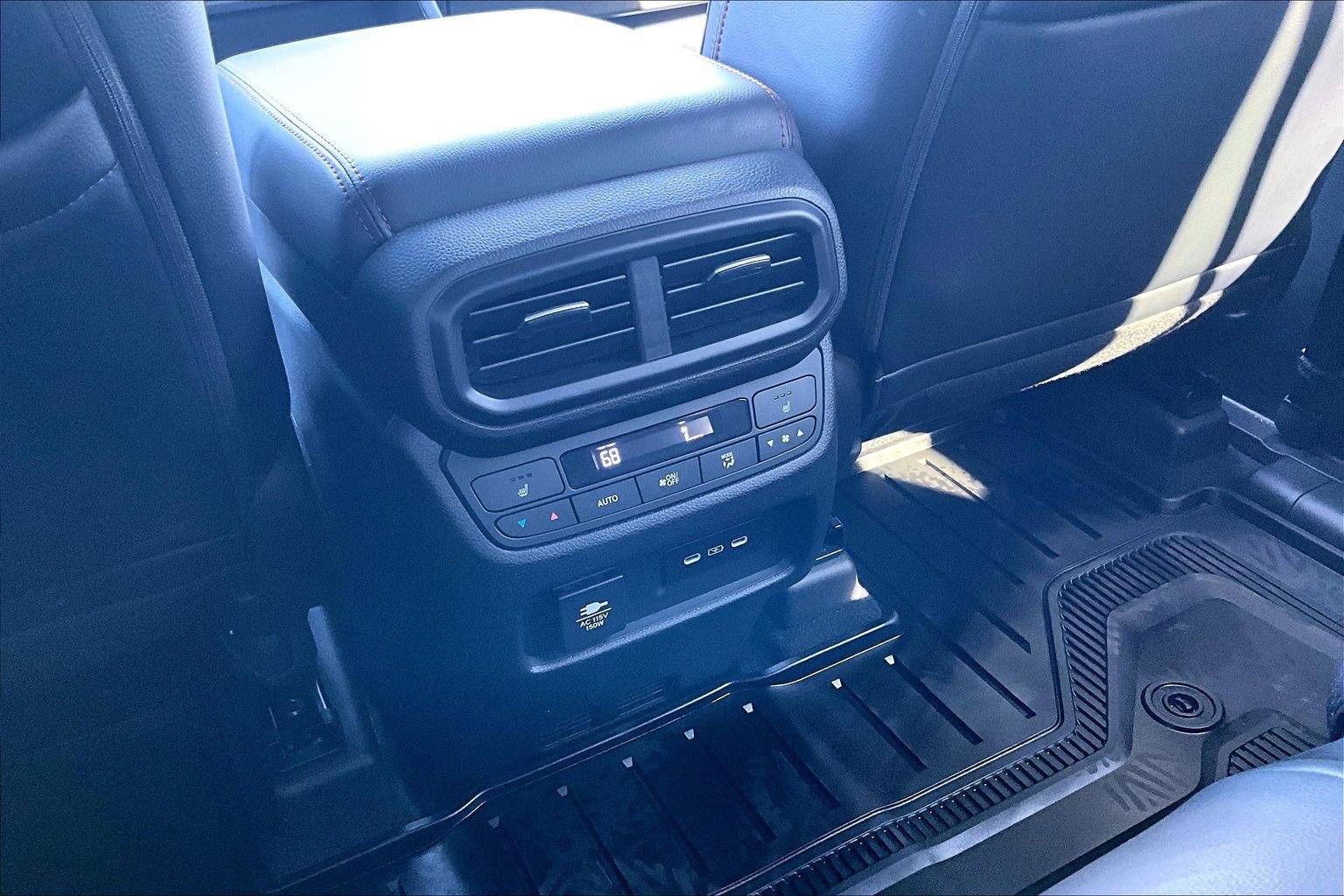 Used 2025 Honda Pilot Black Edition image 34