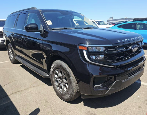 Certified 2025 Ford Expedition Max Active AWD/4WD image 1