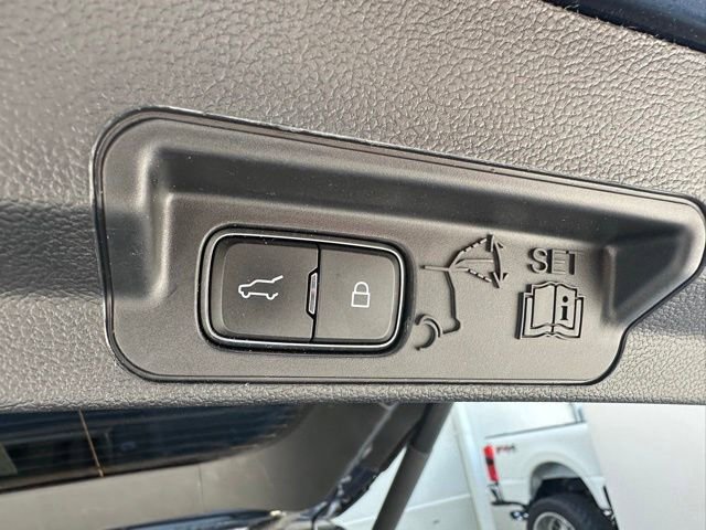 Certified 2020 Ford Explorer Limited RWD image 34