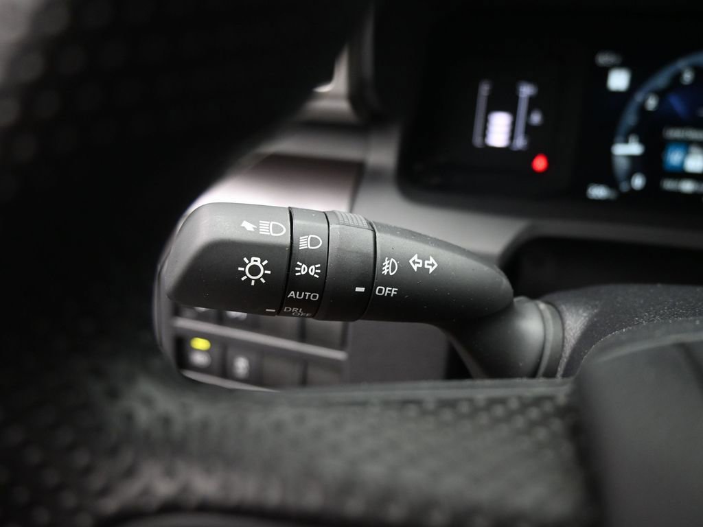 Used 2025 Toyota Tacoma SR5 image 12