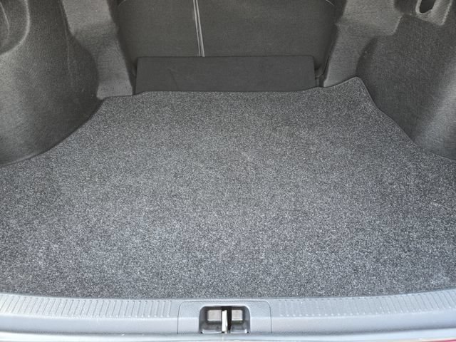 Used 2018 Toyota Camry LE FWD image 30