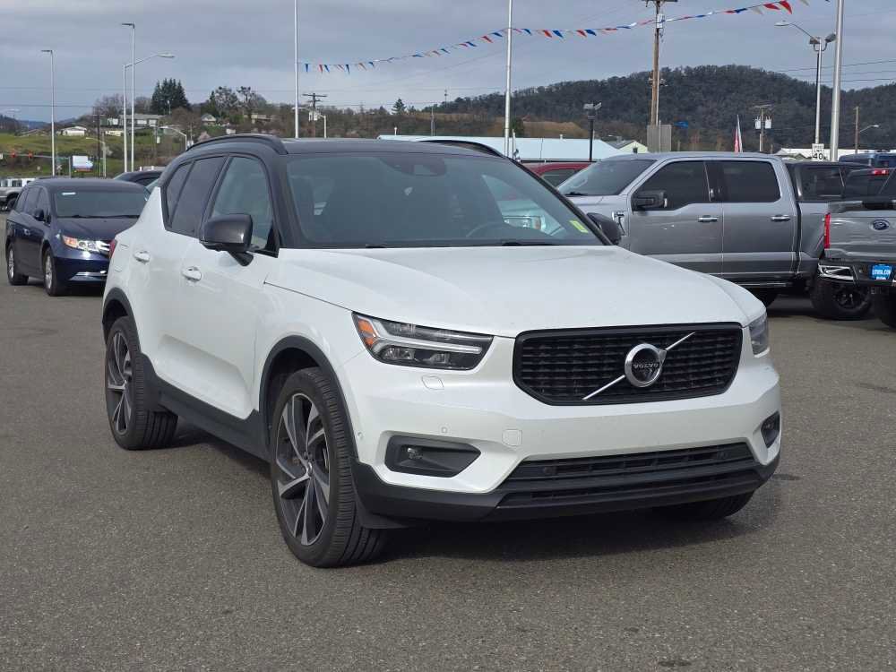 Used 2019 Volvo XC40 T5 R-Design image 7