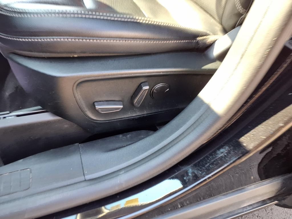 Certified 2022 Ford Escape Titanium AWD/4WD image 26