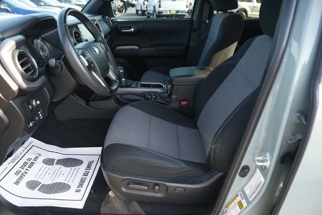 Used 2023 Toyota Tacoma TRD Sport w/ Technology Package RWD image 9