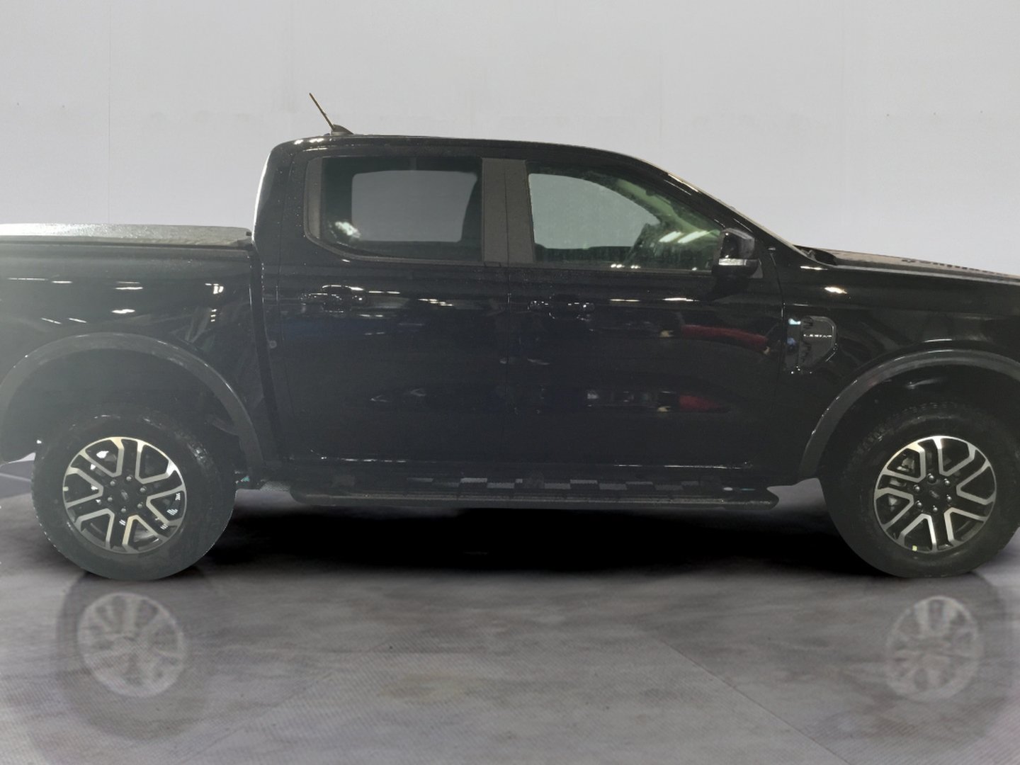 Certified 2024 Ford Ranger Lariat w/ Advanced Towing Package AWD/4WD image 8