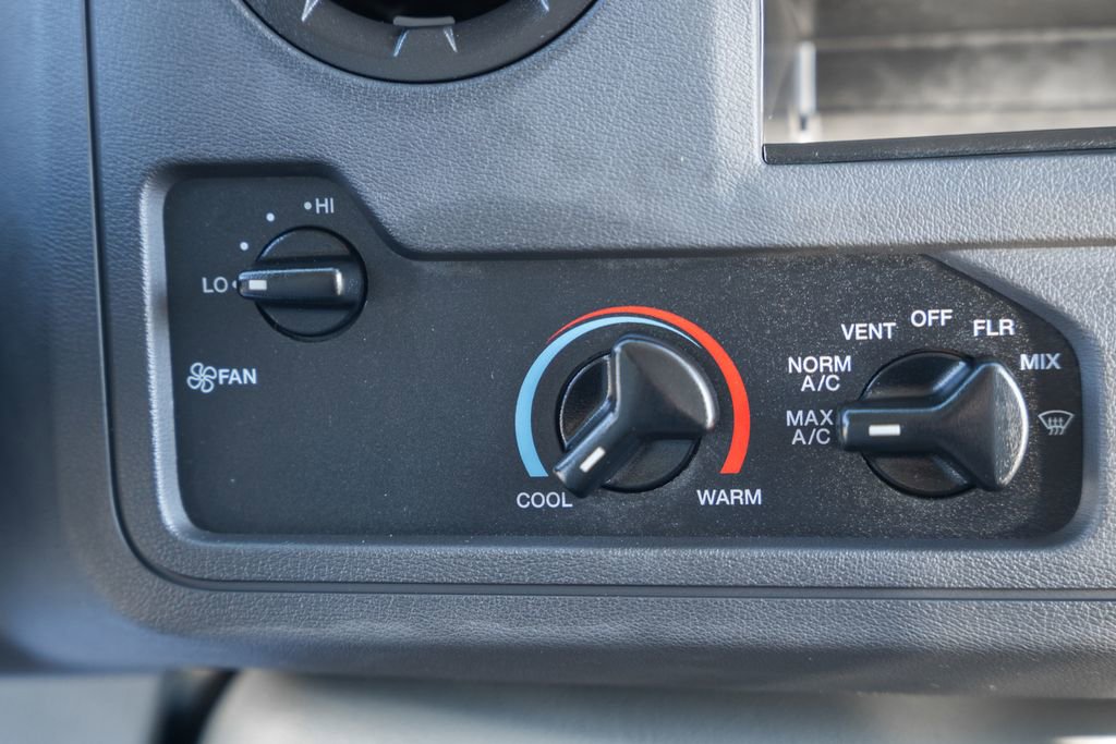 Certified 2023 Ford E-450 and Econoline 450 Super Duty w/ Power Windows & Locks Group RWD image 24