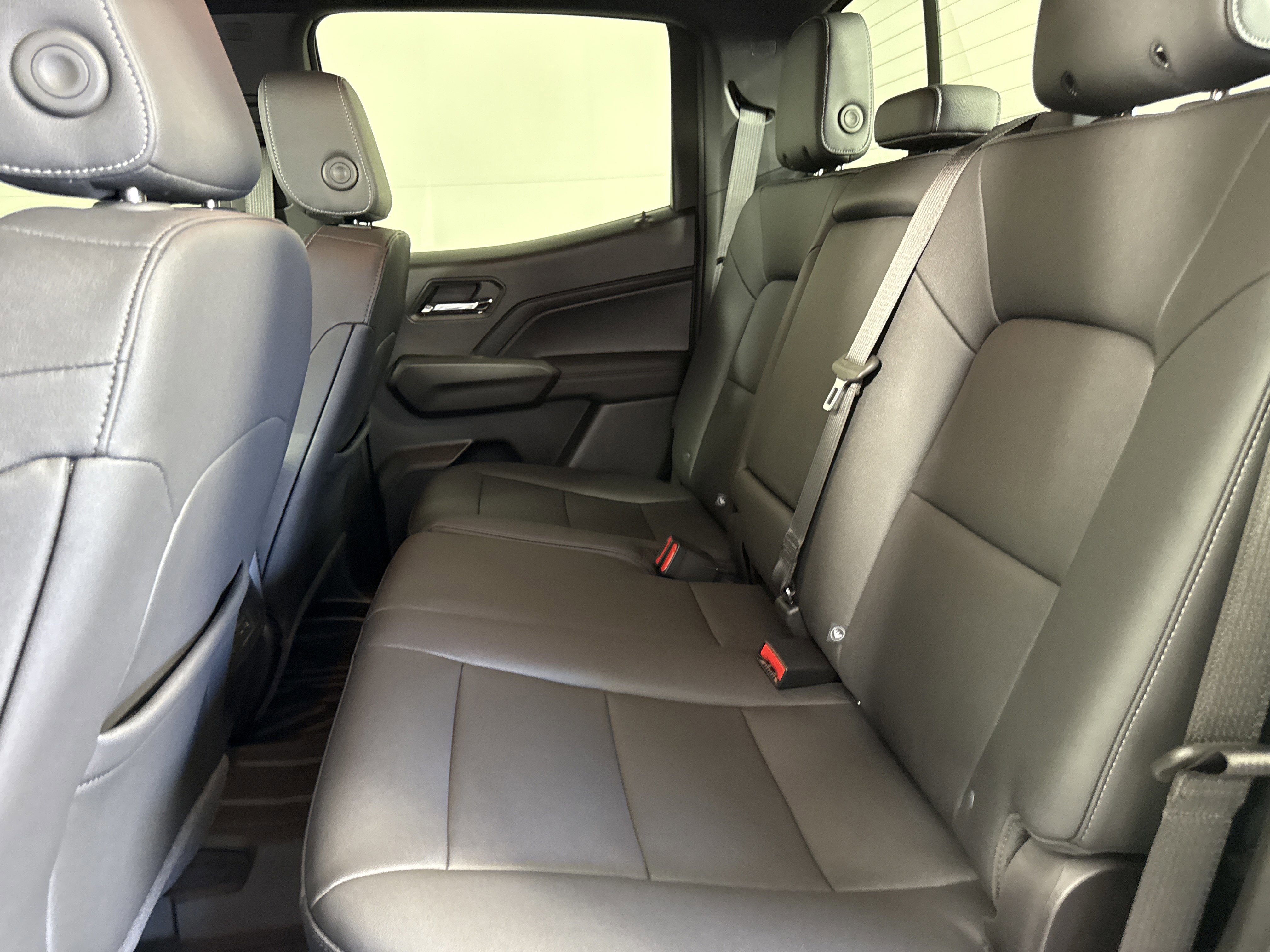 Used 2024 Chevrolet Colorado LT w/ LT Convenience Package III image 15