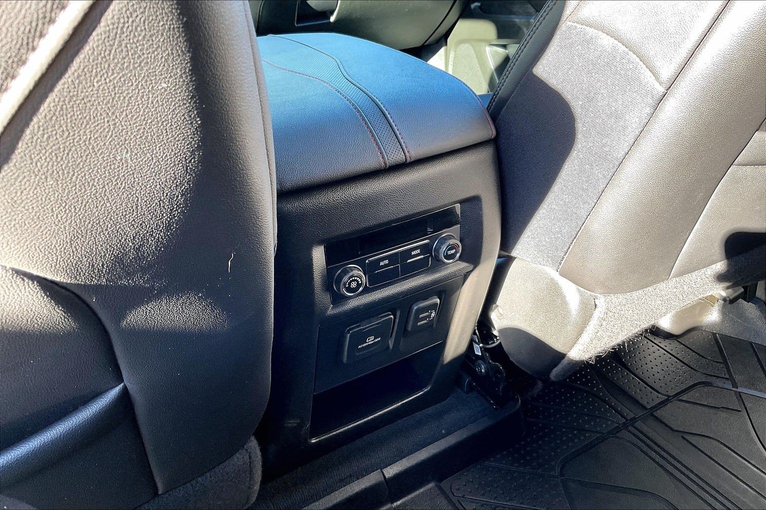 Used 2022 Chevrolet Traverse RS w/ LPO, Floor Liner Package AWD/4WD image 35