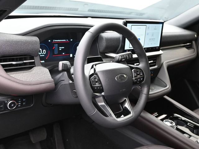 Certified 2025 Ford Explorer Platinum image 9