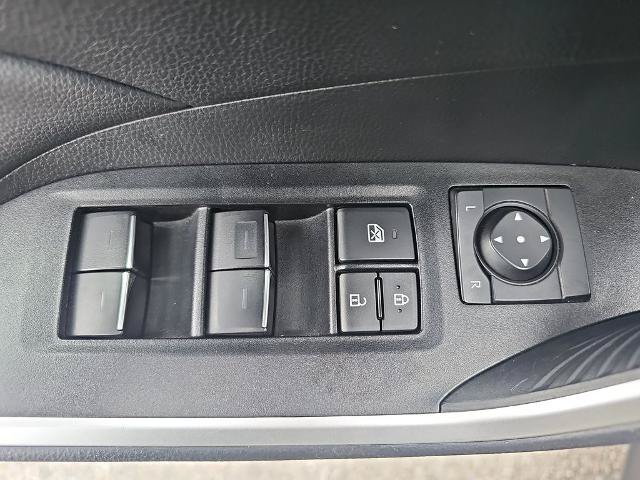 Used 2025 Toyota RAV4 XLE FWD image 26