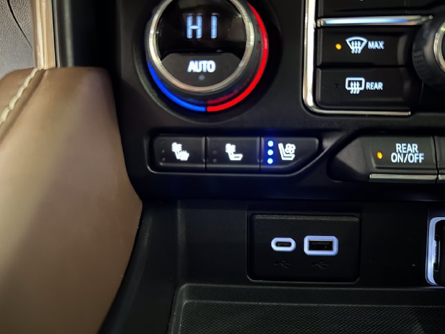 Used 2023 Chevrolet Tahoe High Country AWD/4WD image 15