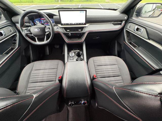 Certified 2025 Ford Explorer ST-Line AWD/4WD image 19