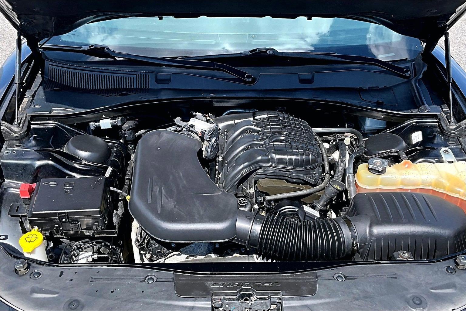 Used 2017 Dodge Charger SXT RWD image 29