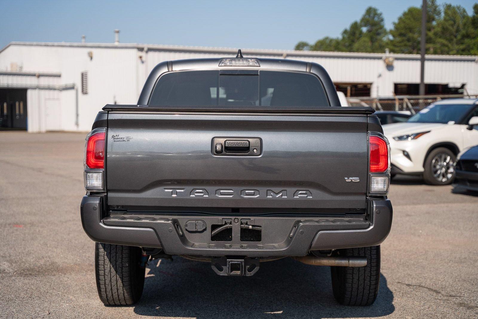 Used 2022 Toyota Tacoma TRD Sport w/ Technology Package RWD image 12
