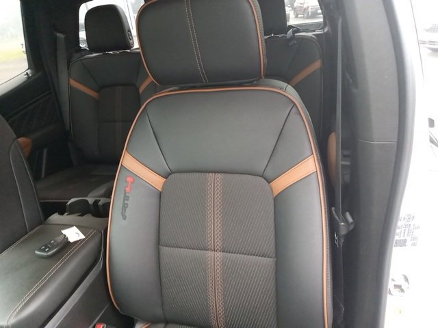 Used 2023 GMC Canyon AT4 image 32