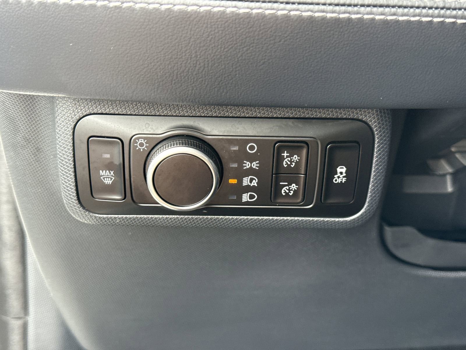 Certified 2024 Ford Mustang Mach-E Select w/ Comfort Package Lite image 28