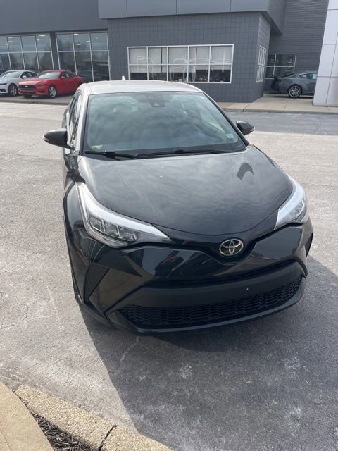Used 2020 Toyota C-HR XLE image 6