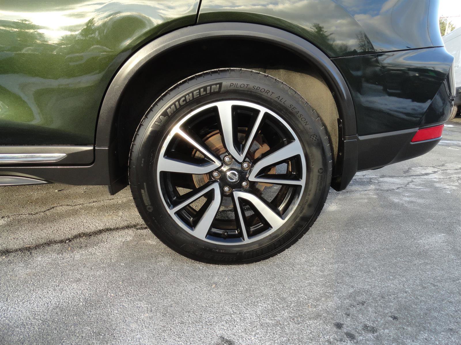 Used 2020 Nissan Rogue SL w/ Premium Package image 9