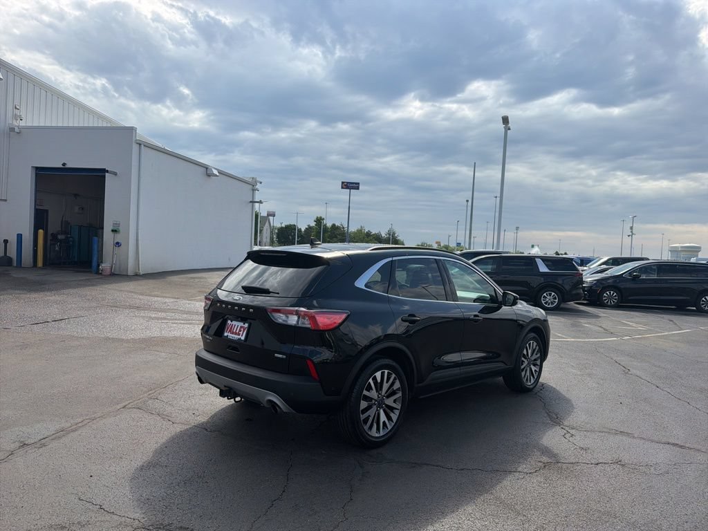 Certified 2020 Ford Escape Titanium w/ Titanium Premium Package 2.0 AWD/4WD image 10