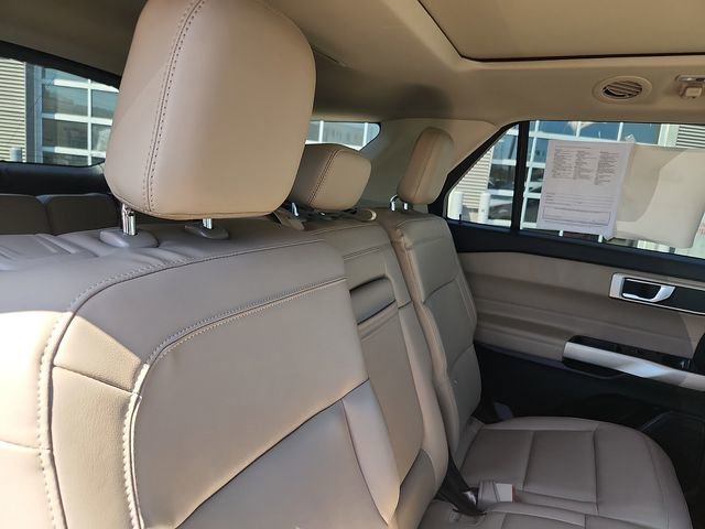 Certified 2022 Ford Explorer XLT w/ Equipment Group 202A image 30