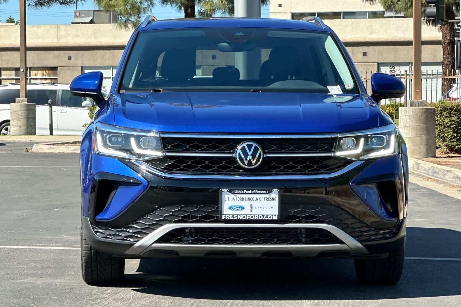 Used 2022 Volkswagen Taos SEL image 8