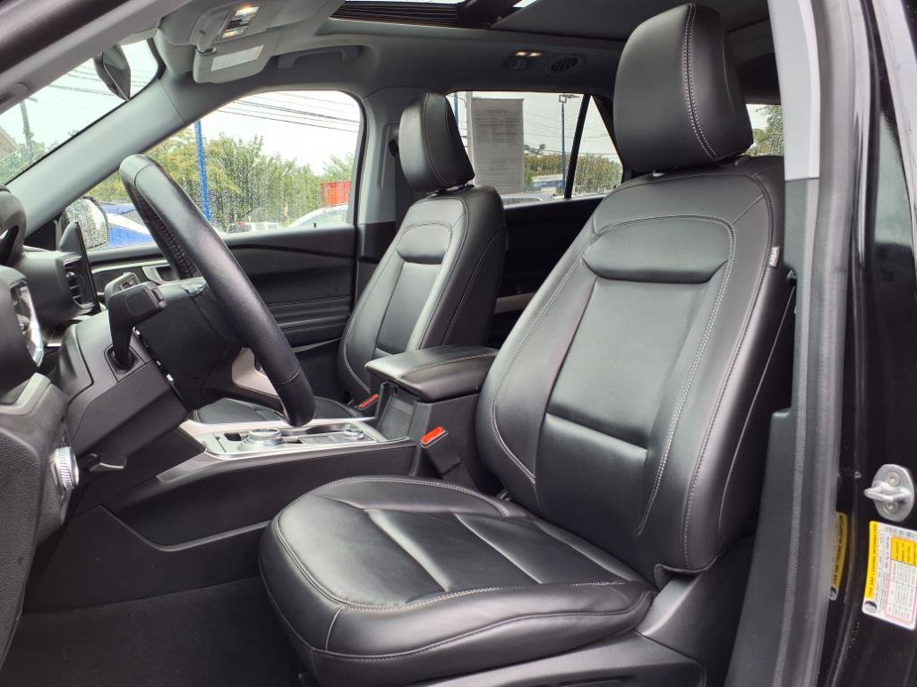 Certified 2022 Ford Explorer XLT w/ Equipment Group 202A image 20