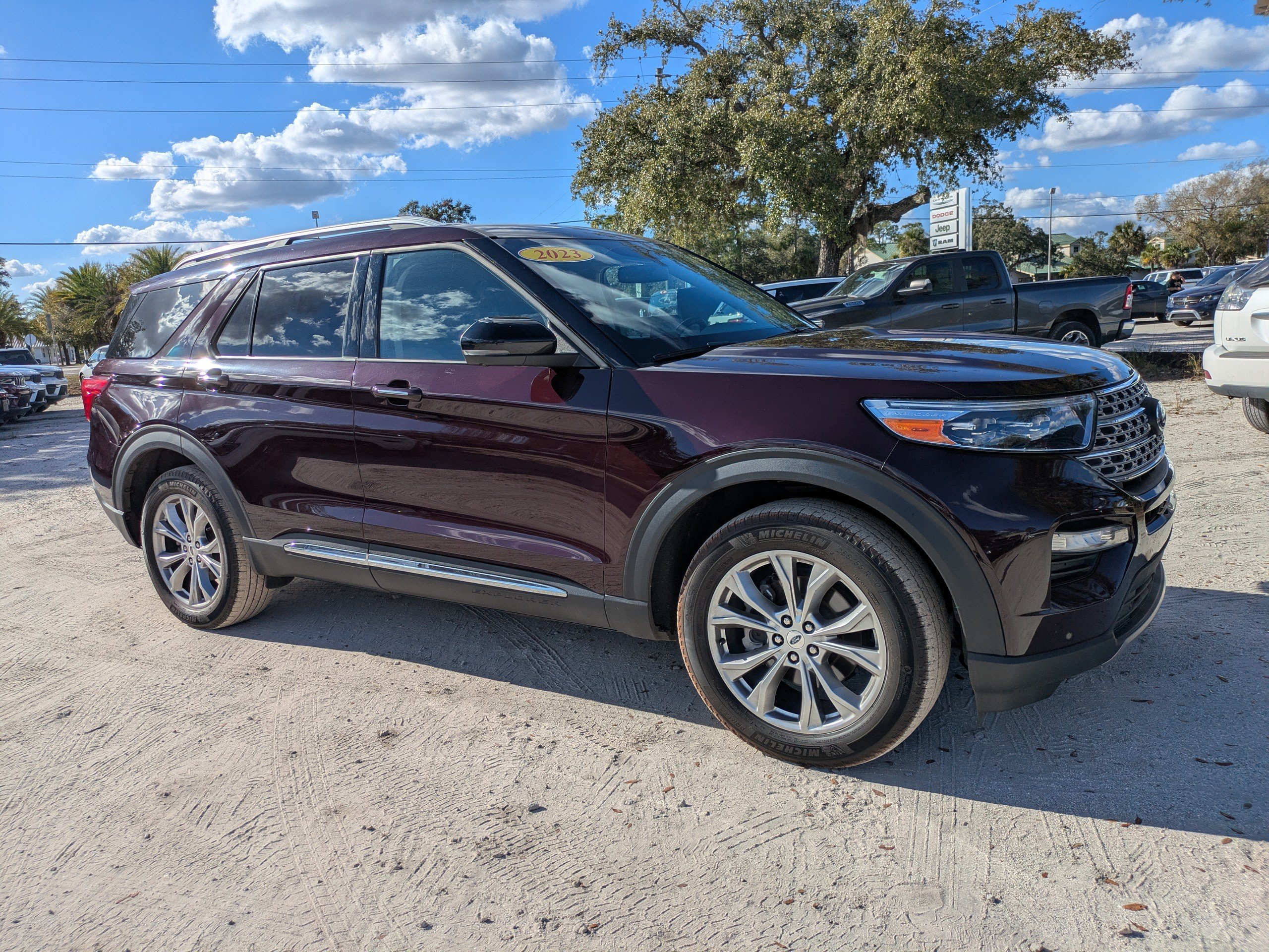 Certified 2023 Ford Explorer Limited w/ Limited Technology Package AWD/4WD image 33