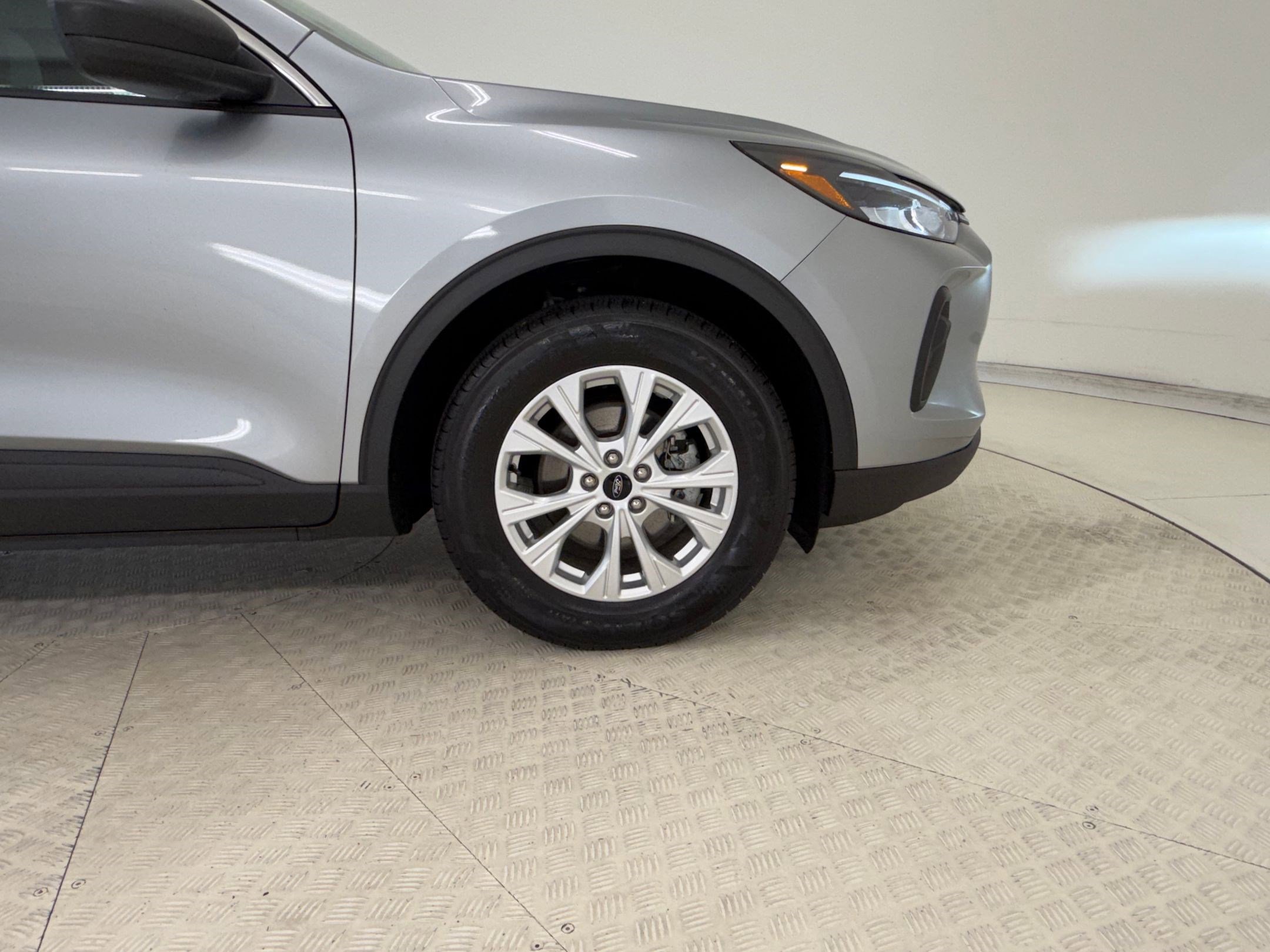 Certified 2024 Ford Escape Active image 28