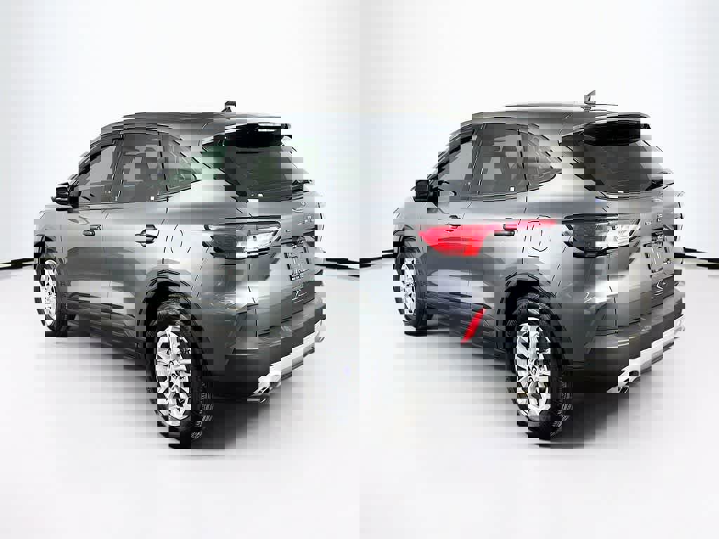 Certified 2022 Ford Escape S image 4