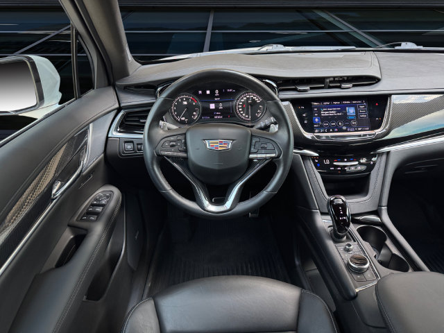 Used 2024 Cadillac XT6 Sport w/ Technology Package AWD/4WD image 12