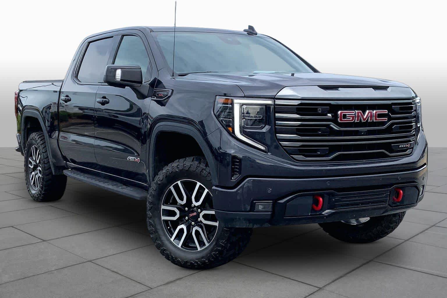 Used 2024 GMC Sierra 1500 AT4 w/ Technology Package AWD/4WD image 3