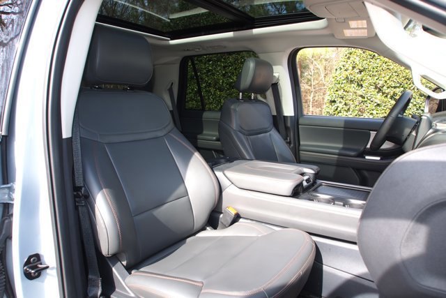 Certified 2025 Ford Expedition Active image 11