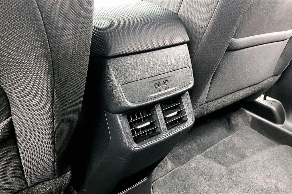 Used 2026 Chevrolet Equinox LT AWD/4WD image 33