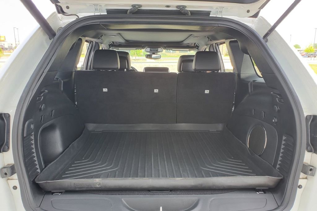 Used 2022 Jeep Grand Cherokee Limited w/ Tech Group RWD image 25