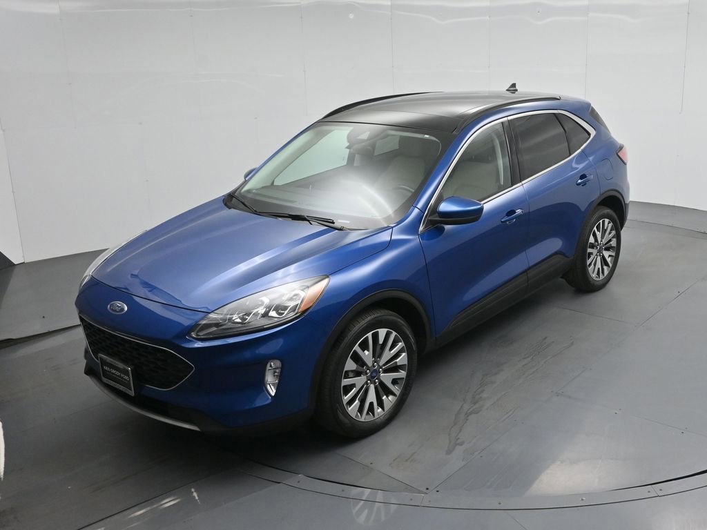 Certified 2022 Ford Escape Titanium w/ Class II Trailer Tow Package image 27