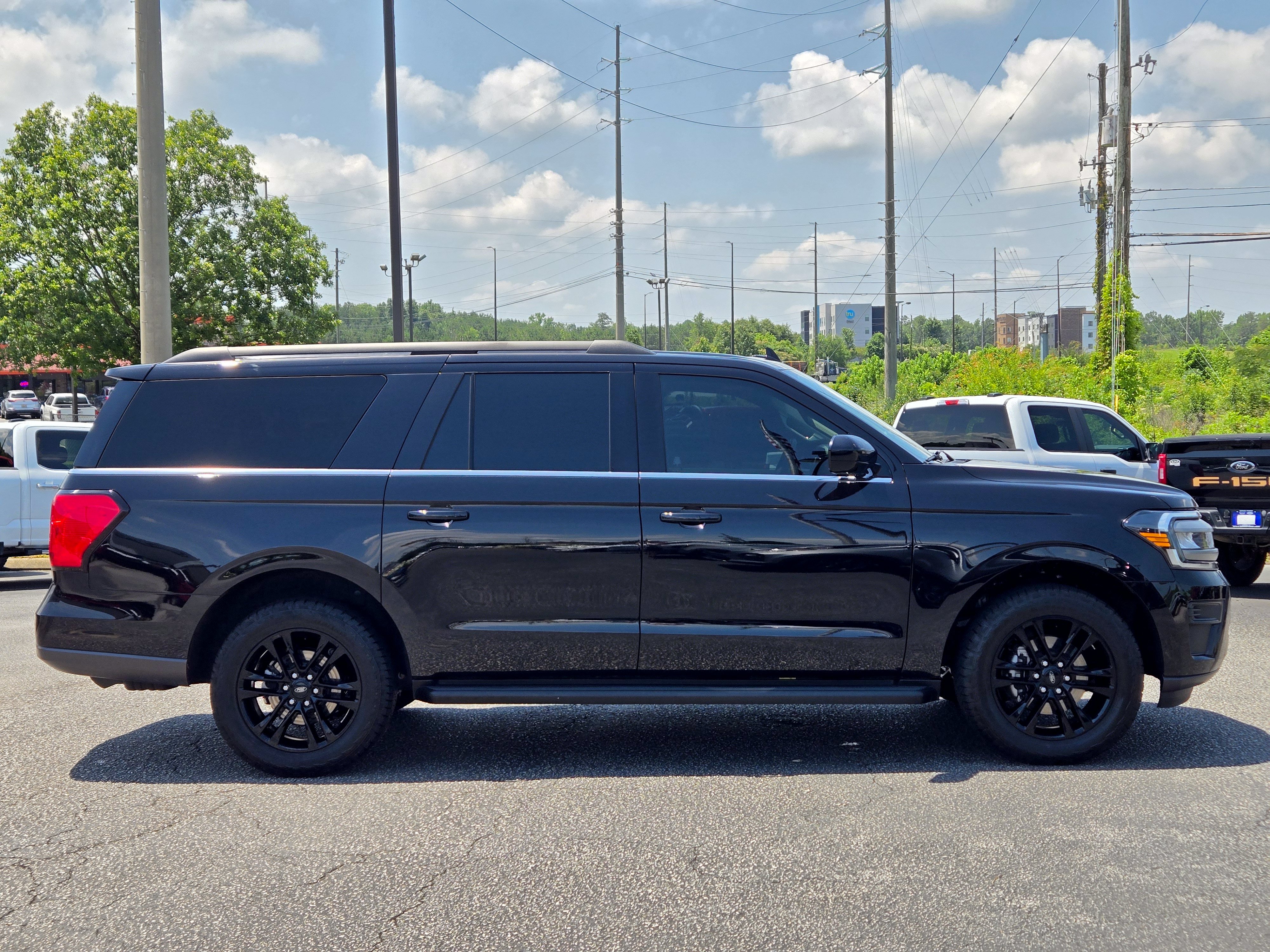 Certified 2024 Ford Expedition Max XLT RWD image 7