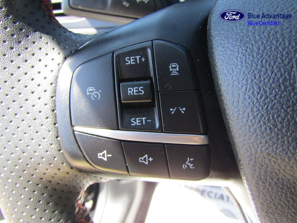 Certified 2023 Ford Escape ST-Line Elite w/ Premium Technology Package AWD/4WD image 32