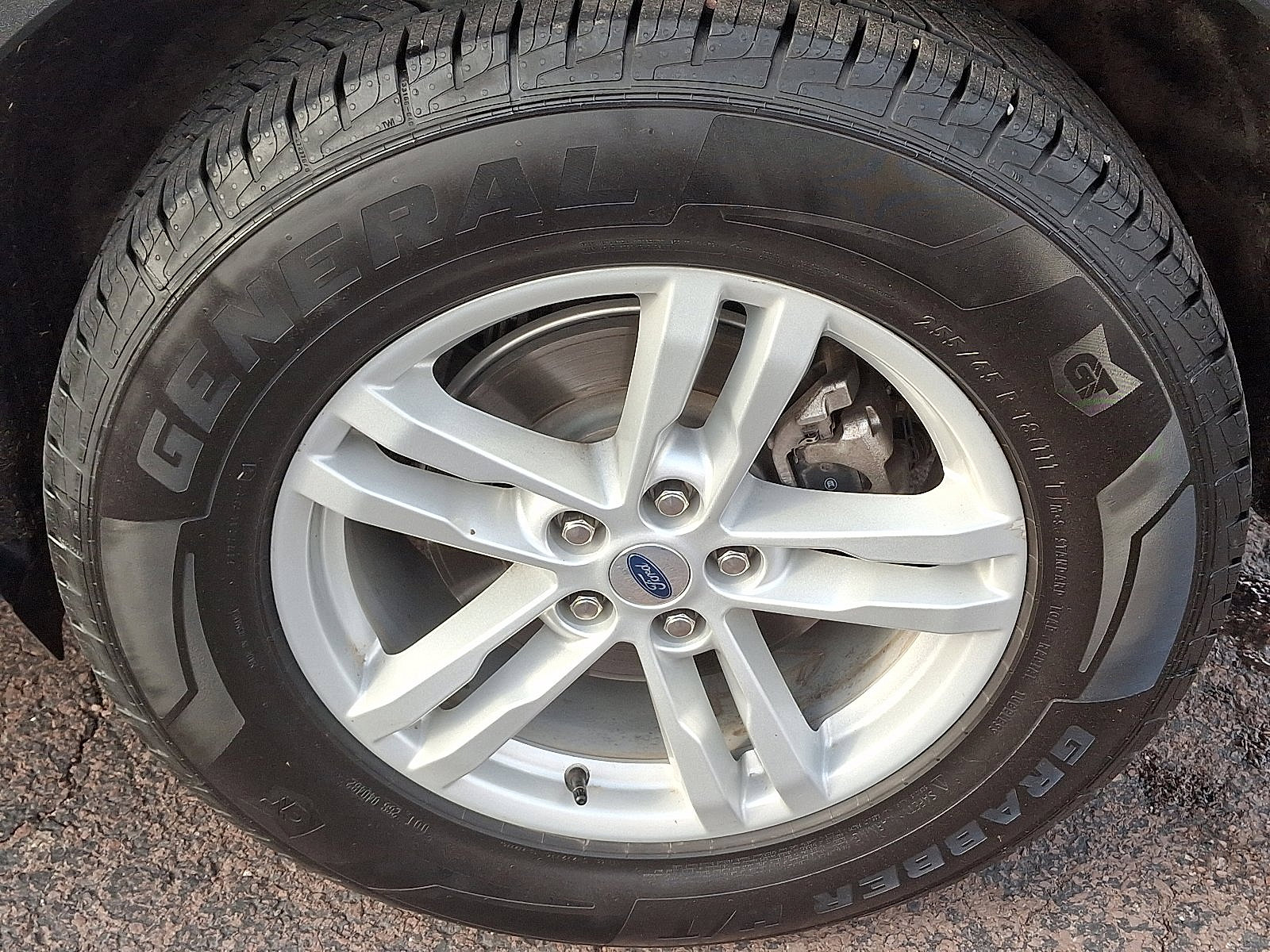 Certified 2024 Ford Explorer XLT w/ Equipment Group 202A image 28