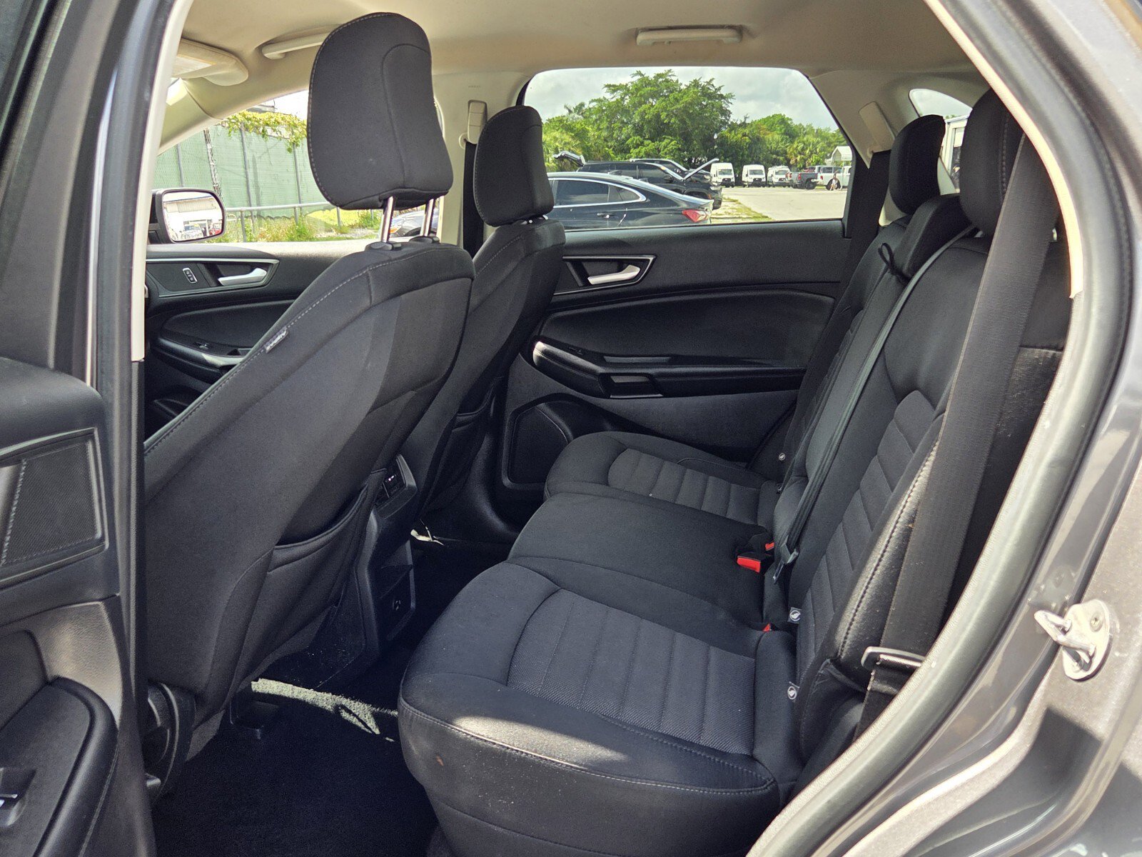 Certified 2022 Ford Edge SE w/ Black Appearance Package AWD/4WD image 10