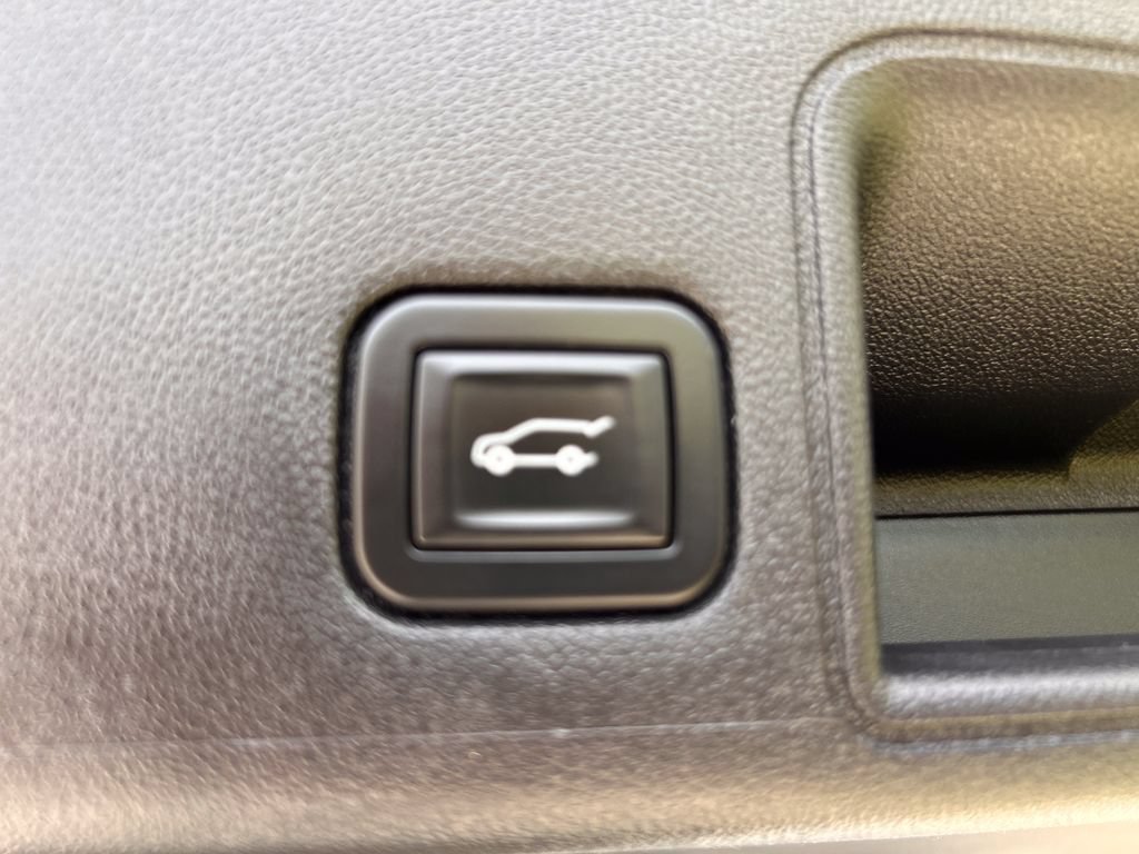 Used 2021 GMC Terrain SLT w/ Infotainment Package II AWD/4WD image 18